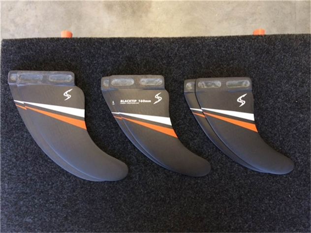 2025 Simmer Style Blacktip Wave Slot Fins