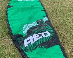  Ozone Reo V5 8 metre kiteboarding kite
