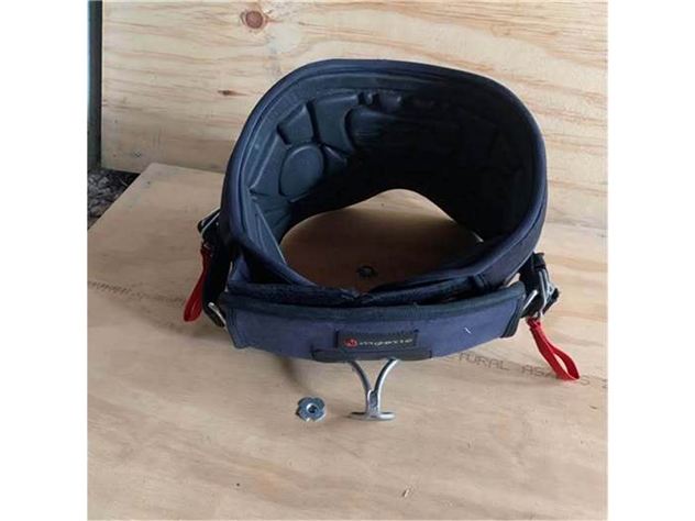 2 Harnesses (Small - Suit Kids)