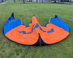 Naish Pivot 10 metre kitesurfing kite