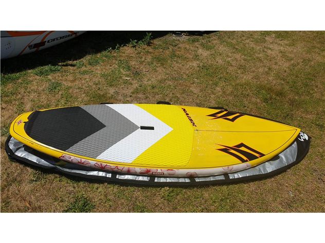 2016 Naish Hokua X32 Gt - 7' 10", 32 inches