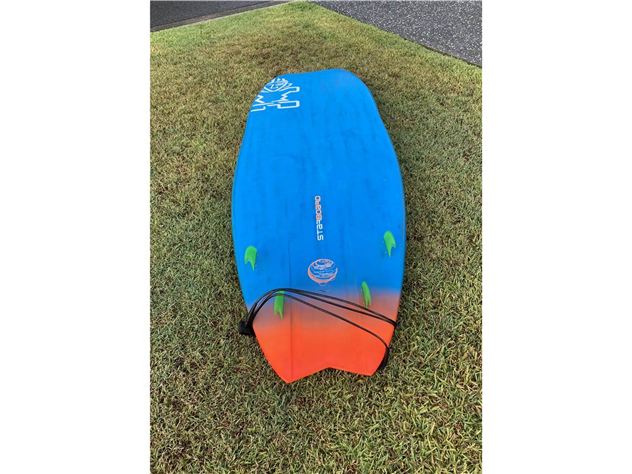 2017 Starboard Hypernut - 8' 6", 31.5 inches