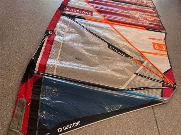 Duotone Super Hero - 6.3 metre