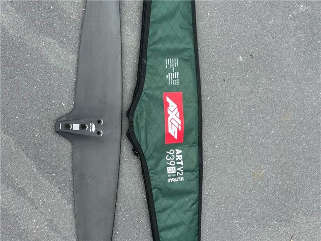 2023 Axis Art V2 939