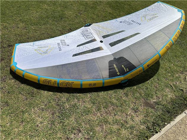 2023 Duotone Slick D-Lab - 5.5 metre