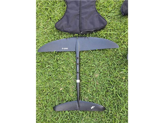 F-One Escape & Mirage Carbon Foils & Mast