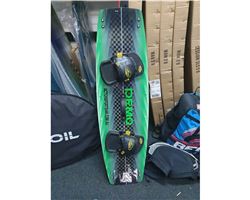 Shinn Absinthe 137 cm kitesurfing twintip