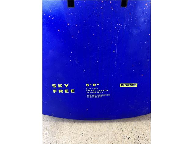 2025 Duotone Sky Free - 5' 9", 125 Litres
