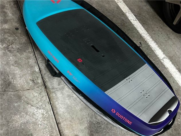 2024 Duotone Sky Free - 5' 5", 105 Litres