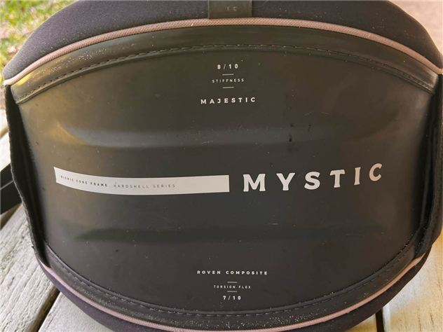 2021 Mystic Majestic Harness (Medium) +