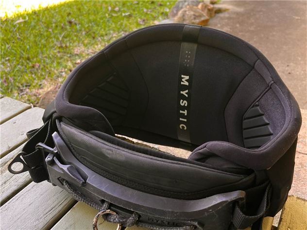 2021 Mystic Majestic Harness (Medium) +