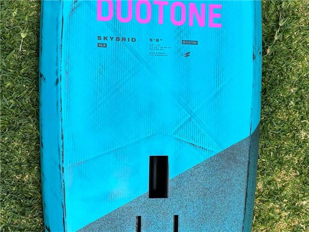 2025 Duotone Skybrid Sls - 5' 8", 85 Litres