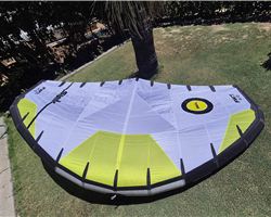 SMIK V5 4 metre foiling wind wing