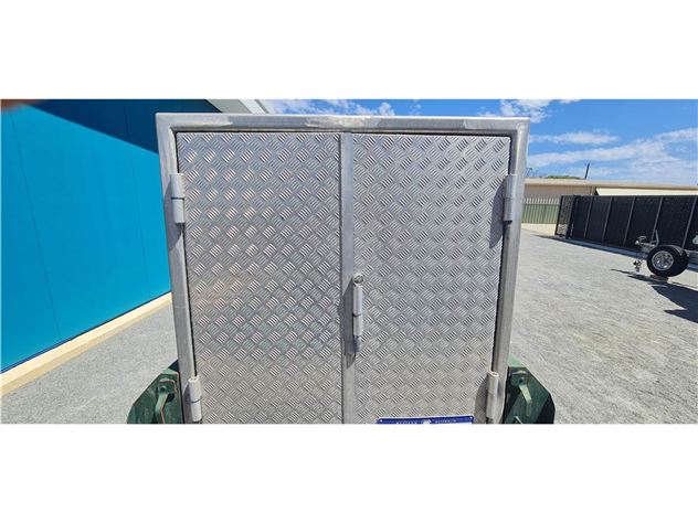 2014 Loadstar Single Axle Box Top Trailer