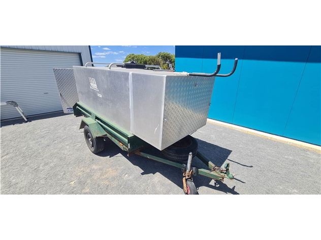 2014 Loadstar Single Axle Box Top Trailer