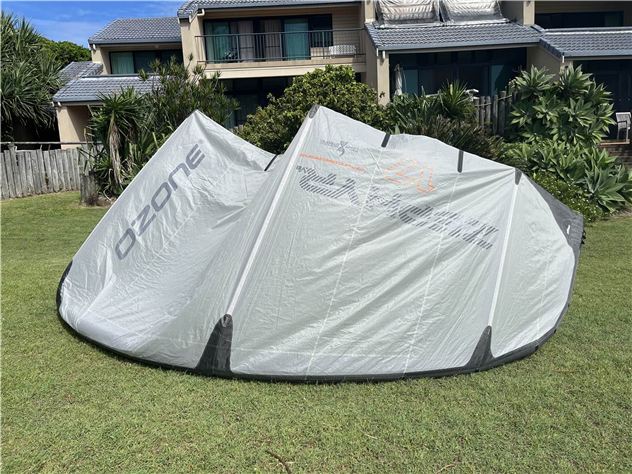 2025 Ozone Zephyr V8 Ultra-X - 17 metre