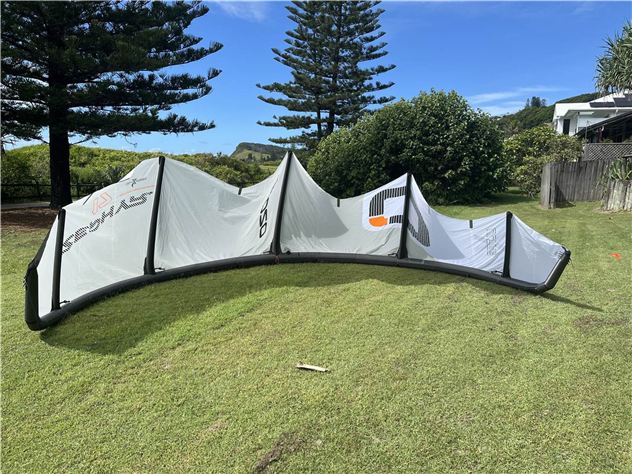 2025 Ozone Zephyr V8 Ultra-X - 17 metre