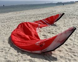 Gong 8M kitesurfing kite