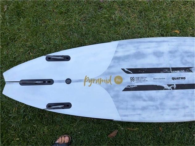 2024 Quatro Pyramid 99 - 232 cm, 99 litres