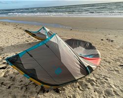Duotone Neo Dlab 9 metre kiteboarding kite