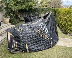 Airush Razor Team 10 metre kitesurfing kite