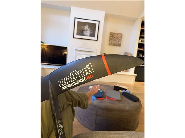 2023 Unifoil Progression 140