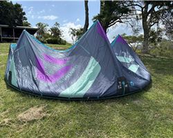Duotone Dice 13 metre kitesurfing kite
