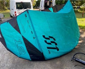 2022 Slingshot Sst V6 - 12 metre