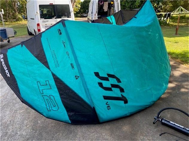 2022 Slingshot Sst V6 - 12 metre