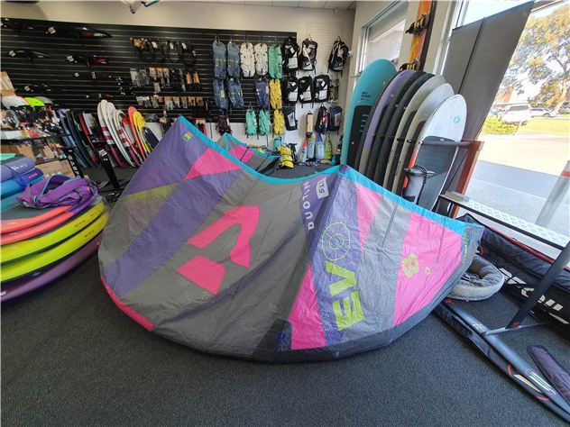 2024 Duotone Evo Sls - 8 metre