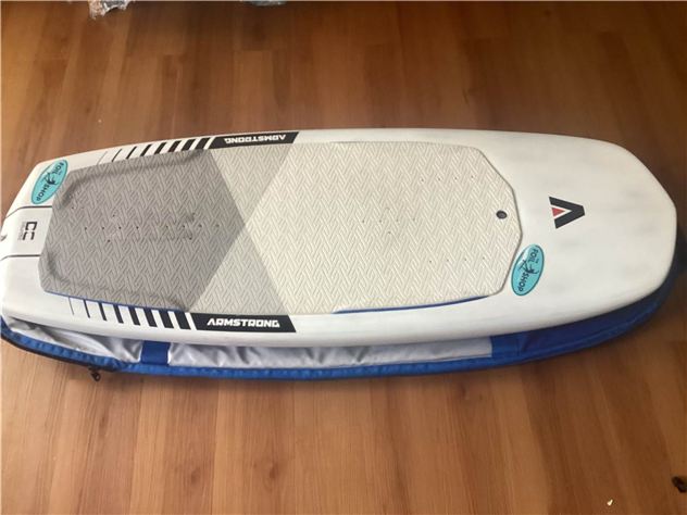 2025 Armstrong Wing Fg - 142 cm, 58 Litres