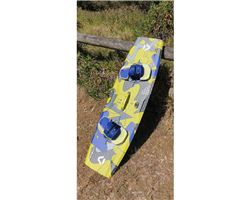 Duotone Jaime Sls 136 + Entity Strap Large 136 cm kiteboarding twintip