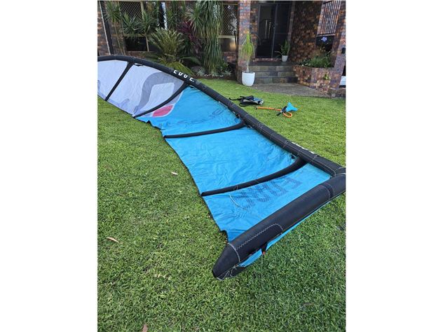 2023 Ozone Edge V11 - 8 metre