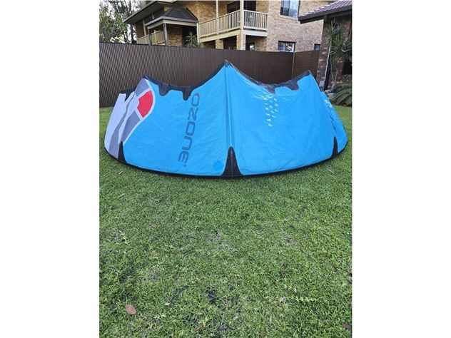 2023 Ozone Edge V11 - 8 metre