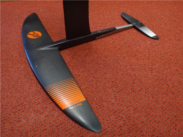 2024 Cabrinha H1000 Carbon Hollow 84Cm Mast Kit