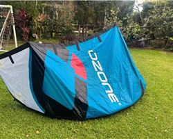 Ozone V5 7 metre kiteboarding kite