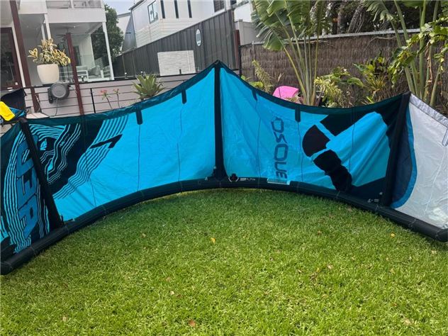 2020 Ozone V5 - 7 metre