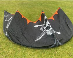 Naish Pivot 7 metre kiteboarding kite