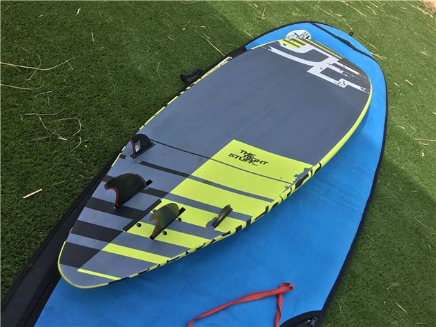 2015 Quatro Pyramid - 228 cm, 84 litres