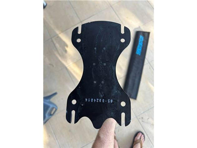 2025 Axis Pro Ultra High Modulus Carbon Mast - 80 cm