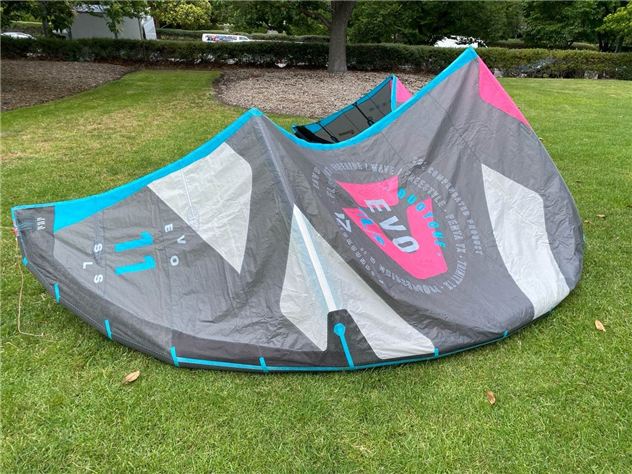 2022 Duotone Evo Sls - 8 metre