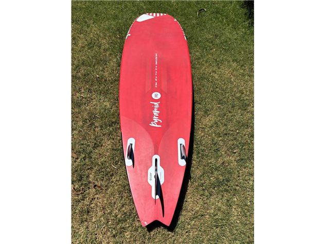 2021 Quatro Pyramid Pro - 77 litres