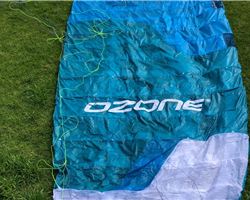 Ozone Hyperlink V4 9 metre kiteboarding kite
