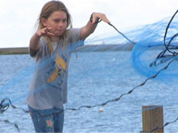 Teach your kids how to throw a cast net: In 4 minutes! - Fishing News