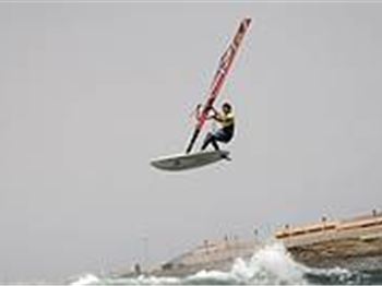 Eleazar Alonso Rips Up Pozo - Windsurfing News