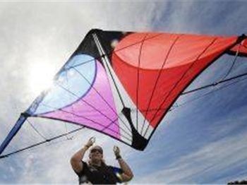 Stunt kites banned on beaches?! - Kitesurfing News
