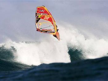 The Kaino - Kai Lenny explains his new move - Windsurfing News