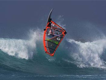 Umi & Ezzy - The latest video from this specialist media house has us heading do - Windsurfing News