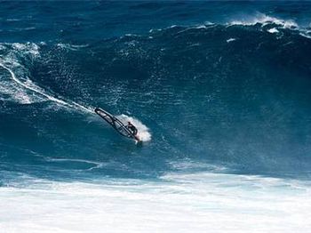 Dropping In At Jaws - Top PWA wave sailor - Windsurfing News
