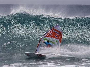 Victor On Video - Victor Fernandez has just uploaded the first part of his Maui  - Windsurfing News